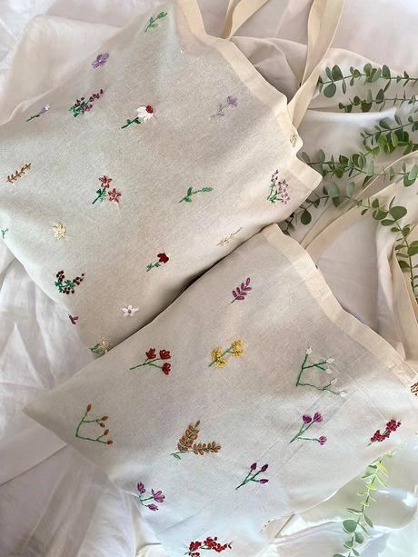 Plátené, ručne vyšívané tašky,