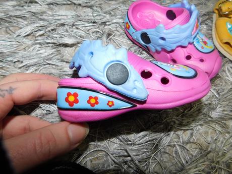 Sandalky +crosky, chicco,19