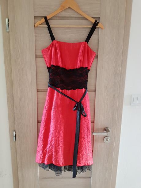 Cervene saty prilezitostne na svadbu, s