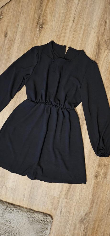 Čierne šaty, s