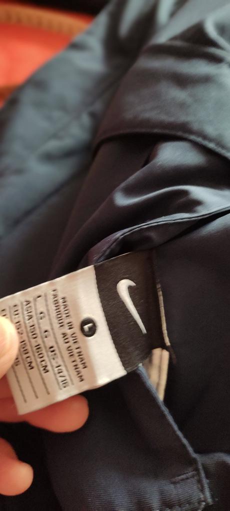 Zimná vetrovka, nike,158