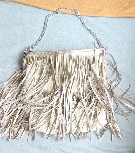 Raz použitá kabelka, 