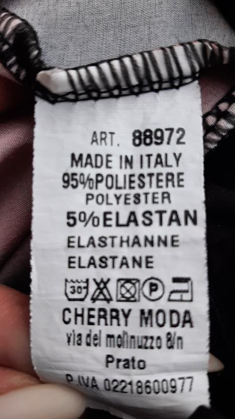 Kvetované šaty, s
