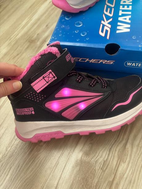 Topànky, skechers,35