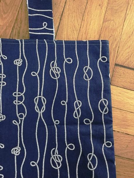 Taška s námorníckym motívom, 