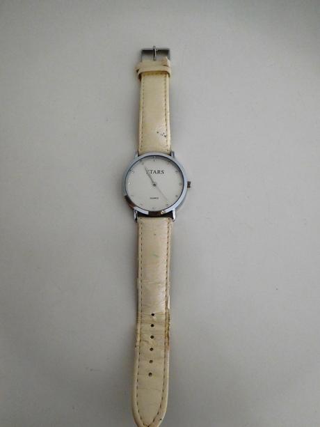 Trendy biele štýlové hodinky stars,