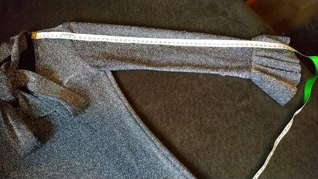 Trblietavé šaty, 128