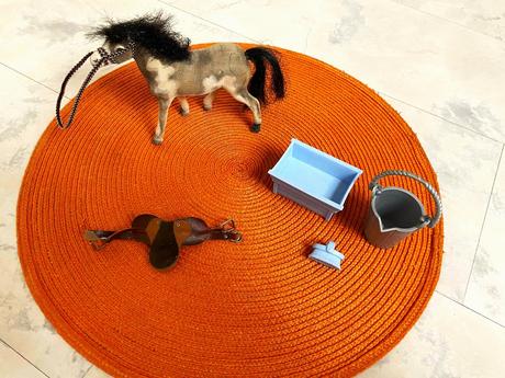 Koník s príslušenstvom do detskej stajne 5ks, 