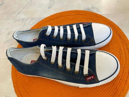 Kvalitné tenisky, 42