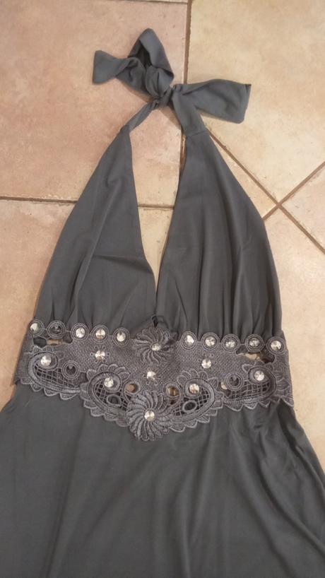 Krásne šaty s krajkou, m