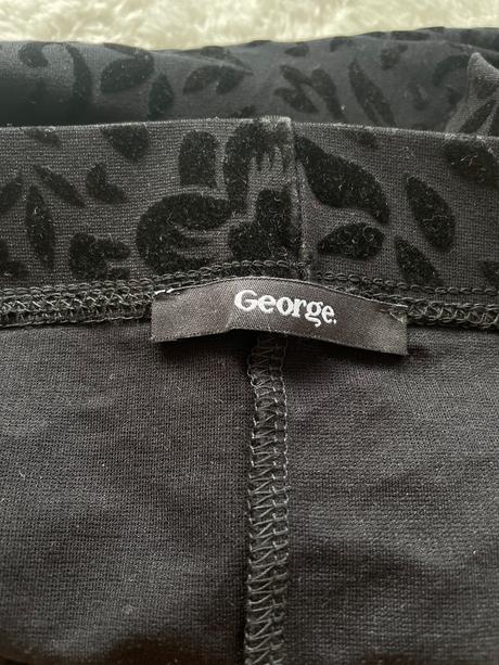 Cierna sukna so sametovymi kvetmi, george,42