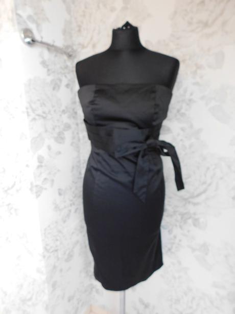 Kvalitne velmi pekne šaty na slavnost, 36