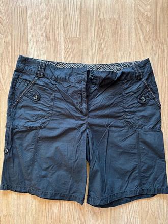 Šortky/ bermudy, f&f,l