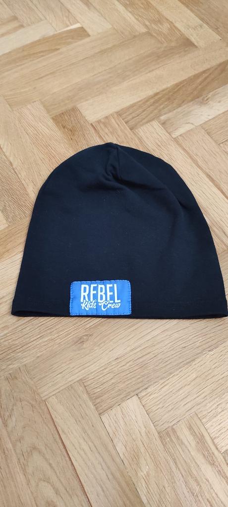 Rebel ciapky, rebel,104