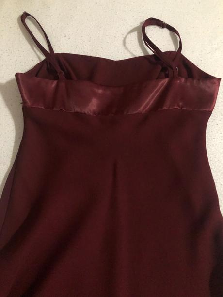 Elegantné bordové šaty, 36