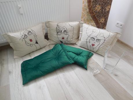 Vankúše v prírodnej farbe+zelené smaragdové, 