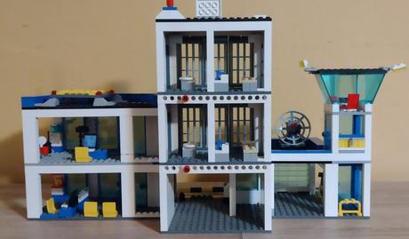 Lego policajná stanica, 