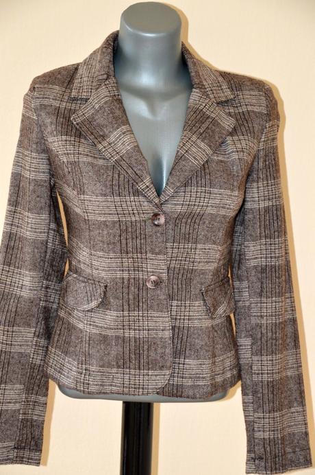Kostým károvaný, 36