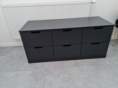 Komoda so zásuvkami, 