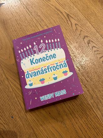 Kniha konečne dvanásťročná,