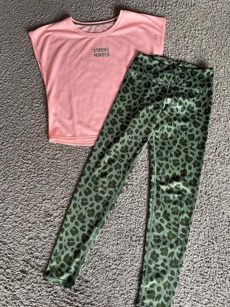 Sportovy komplet, h&m,152