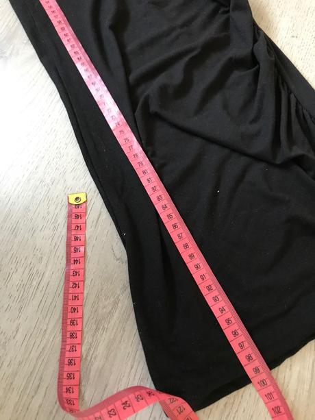 Koktejlové minišaty, 34