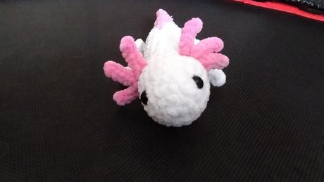 Axolotl háčkovaný,