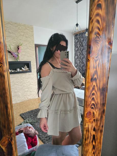 Šaty s odhalenymi rukavmi, m