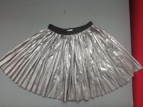 Metalicky strieborná plisovana sukňa, pepco,122