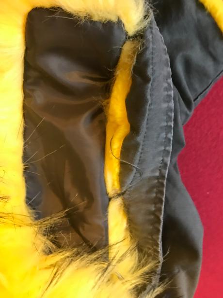 Vesta zateplena skapucou vel. s, s