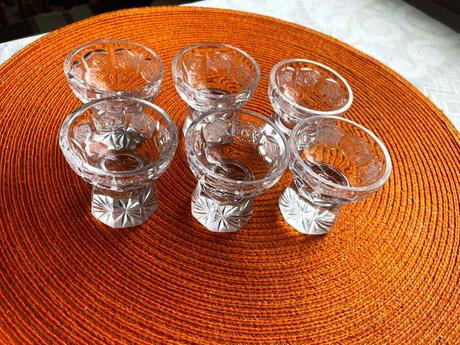 Kryštálová brúsená karafa a 6 štamperl. bohemia,