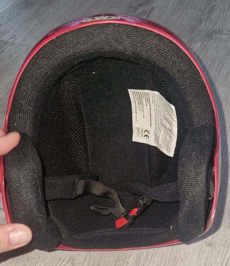 Lyžiarska prilba, s