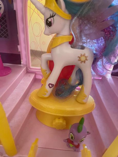 My little pony hrad canterlot,