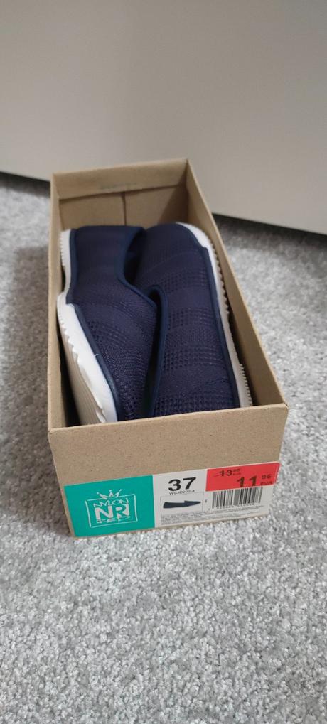 Modré balerínky, 37