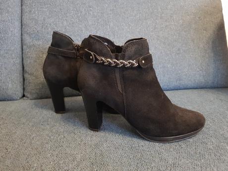 Elegantné kožené prechodné kotníky, 40