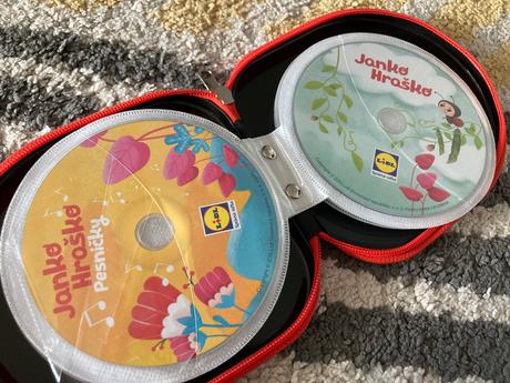 14ks cd a dvd rozprávok a pesničiek s puzdrom,