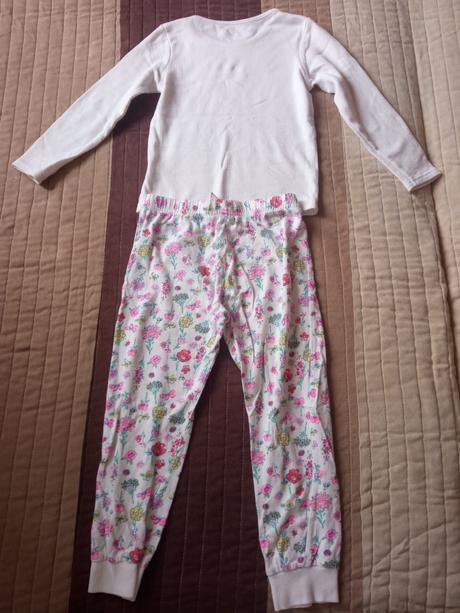 Pyžamo kvetovane, f&f,110