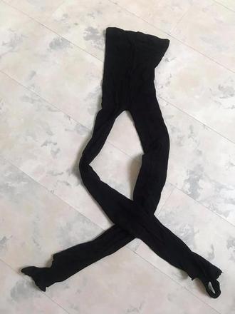 Pančušky s upínaním na päte, l