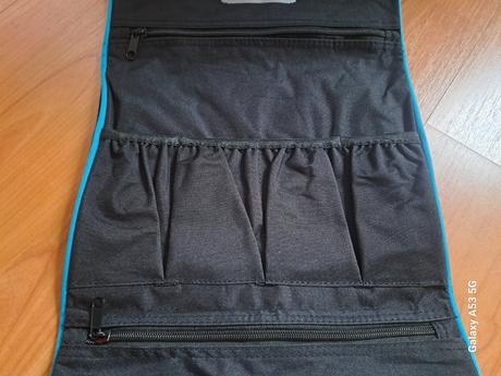 Cestovný organizér hygienických potrieb,