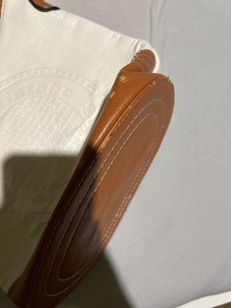 Bielo-hnedá kabelka, 