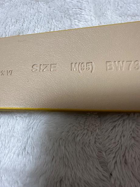 Žltý opasok so zlatou sponou guess originál, guess