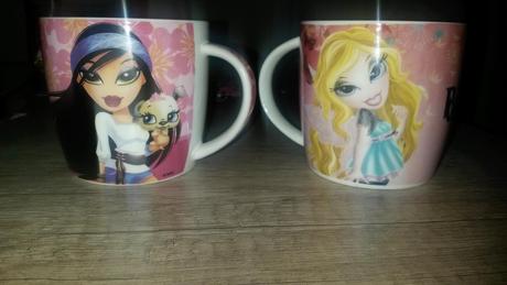 Šálky bratz 2 kusy,