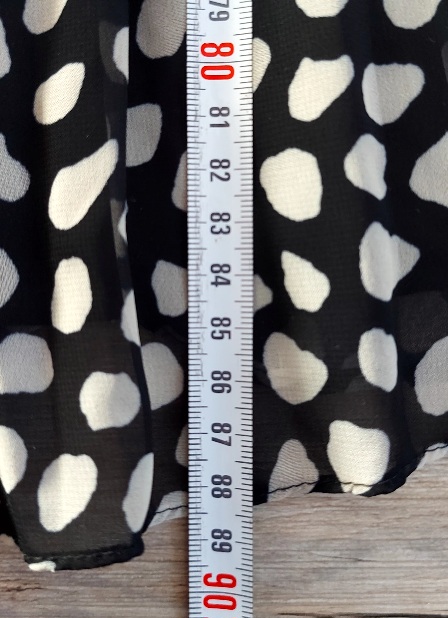 Čiernobiele plisované šaty, 40