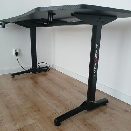 Hráčsky stôl dx racer,