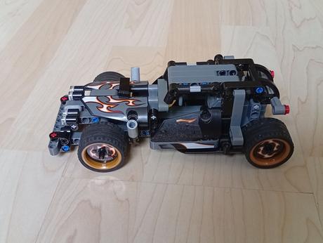 Lego technic 42046 únikové pretekárske auto, 