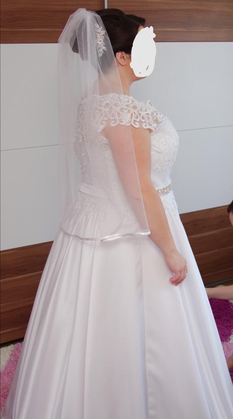 Krásne snehobiele saténové svadobné šaty, roly,48