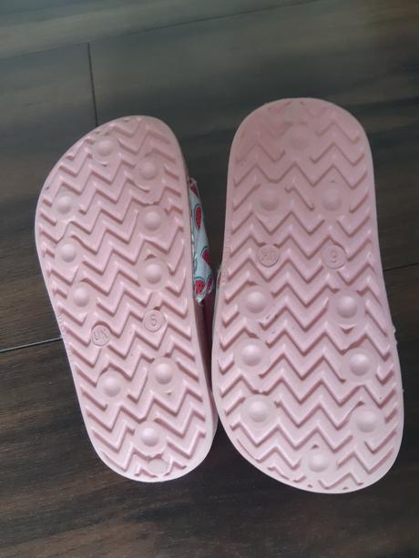 Slapky vzadu na gumicku 23, 23