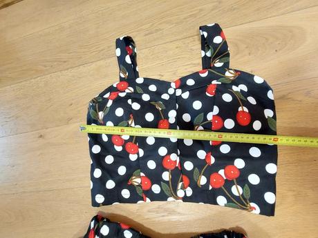 Nenosený letný komplet top + sukňa, s