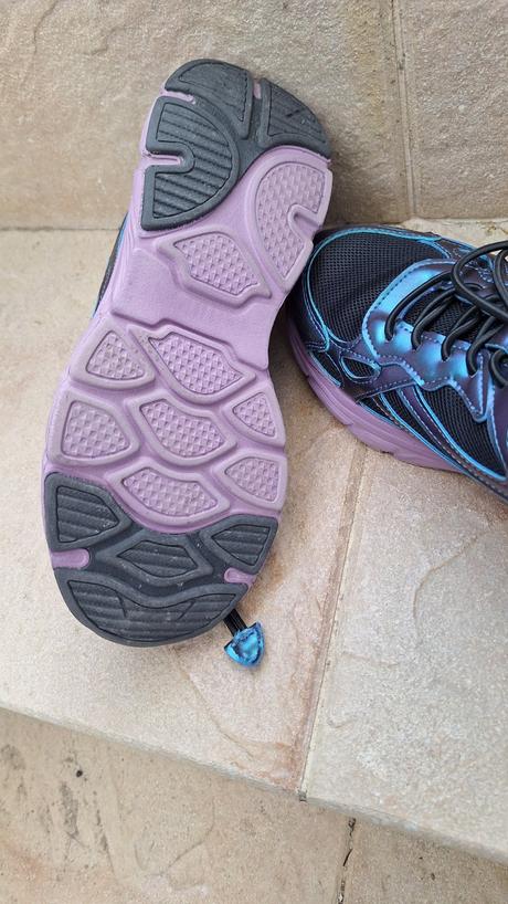 Krasne tenisky, reserved,36