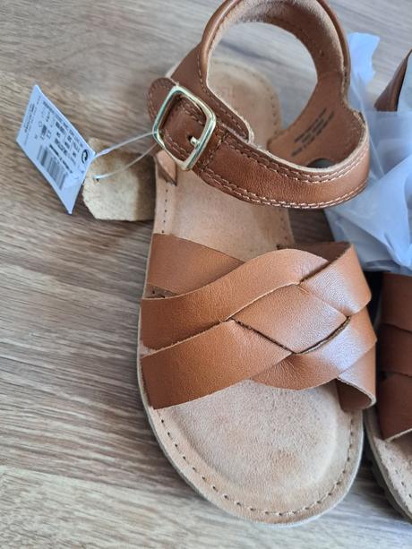 Sandalky next, next,29